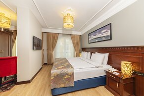 The Magnaura Palace Hotel