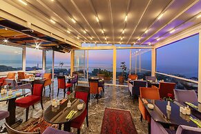 The Magnaura Palace Hotel