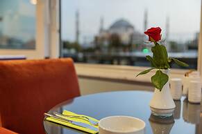 The Magnaura Palace Hotel