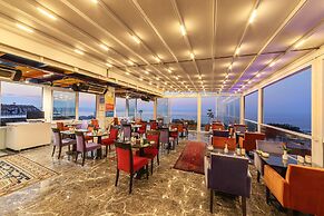 The Magnaura Palace Hotel