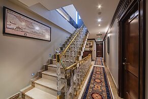 The Magnaura Palace Hotel