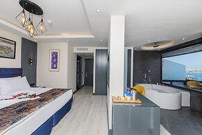 The Magnaura Palace Hotel