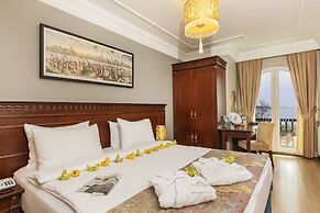 The Magnaura Palace Hotel