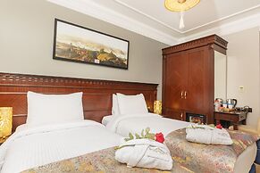 The Magnaura Palace Hotel