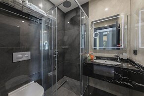 The Magnaura Palace Hotel