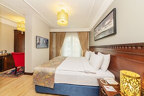 The Magnaura Palace Hotel