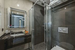 The Magnaura Palace Hotel