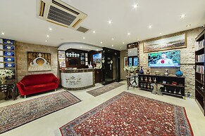 The Magnaura Palace Hotel