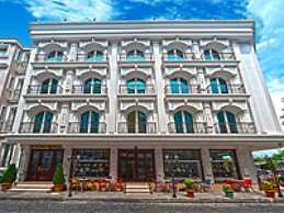 The Magnaura Palace Hotel