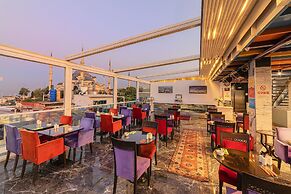 The Magnaura Palace Hotel