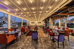 The Magnaura Palace Hotel