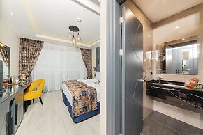 The Magnaura Palace Hotel