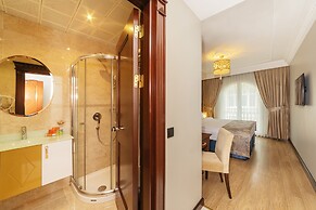 The Magnaura Palace Hotel