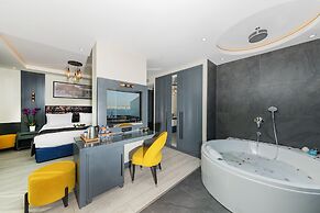 The Magnaura Palace Hotel