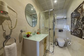 The Magnaura Palace Hotel