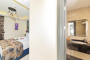 The Magnaura Palace Hotel