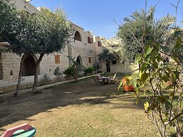Zad Elmosafer Guest House