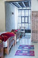 Zad Elmosafer Guest House