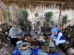 Zad Elmosafer Guest House