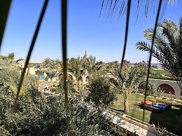 Zad Elmosafer Guest House