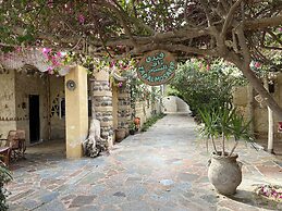 Zad Elmosafer Guest House