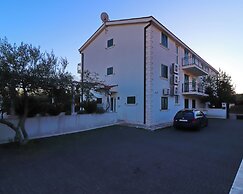 Apartments Trstenica