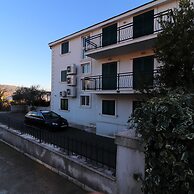 Apartments Trstenica