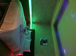 Kenting Starry Sky - Space Capsule