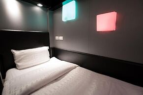 Kenting Starry Sky - Space Capsule