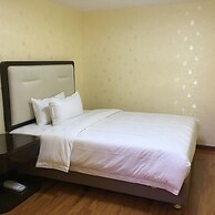 Nomo Service Apartment The Legend