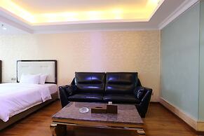 Nomo Service Apartment The Legend