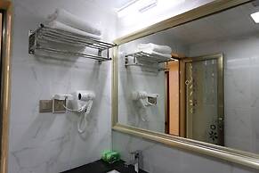 Nomo Service Apartment The Legend