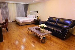 Nomo Service Apartment The Legend