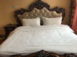 Nomo Service Apartment The Legend