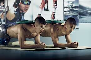 Nomo Service Apartment The Legend