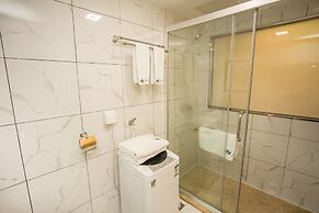 Nomo Service Apartment The Legend