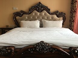 Nomo Service Apartment The Legend