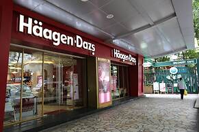 Nomo Service Apartment The Legend