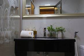 Nomo Service Apartment The Legend