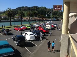 Senator Motor Inn
