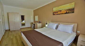 Bon Hotel City & Resort