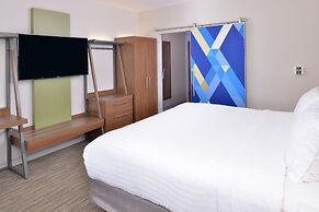 Holiday Inn Express & Suites Madison by IHG