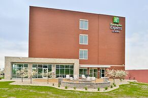 Holiday Inn Express & Suites Madison by IHG