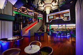 THE FACE Suites Hotel