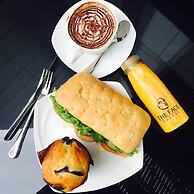 THE FACE Suites Hotel