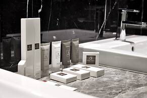 THE FACE Suites Hotel