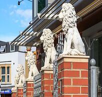 The Lion & Key Hotel