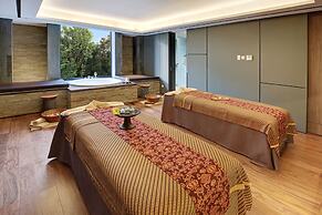 Royal Tulip Gunung Geulis Resort and Golf