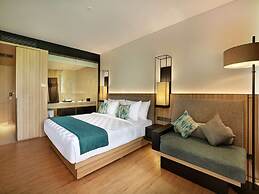 Royal Tulip Gunung Geulis Resort and Golf