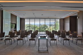 Royal Tulip Gunung Geulis Resort and Golf